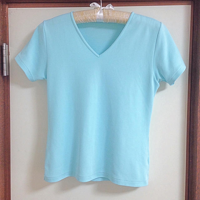 シャルレ(シャルレ)のシャルレ Ｖネック半袖Ｔシャツ Mサイズ IH091 ミントブルー レディースのトップス(Tシャツ(半袖/袖なし))の商品写真