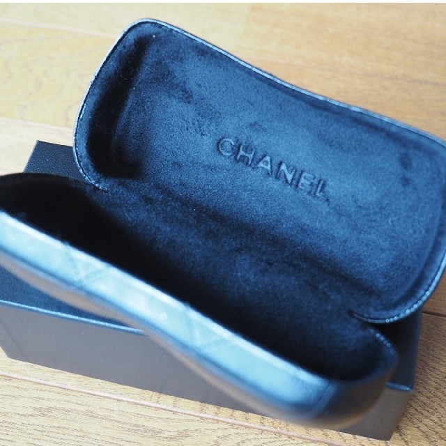 CHANEL(シャネル)のCHANELシャネル　サングラスケース レディースのファッション小物(サングラス/メガネ)の商品写真