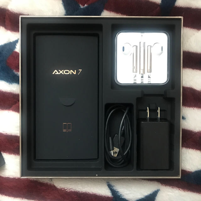 ZTE AXON7  android simフリー グレー スマホ/家電/カメラのスマートフォン/携帯電話(スマートフォン本体)の商品写真