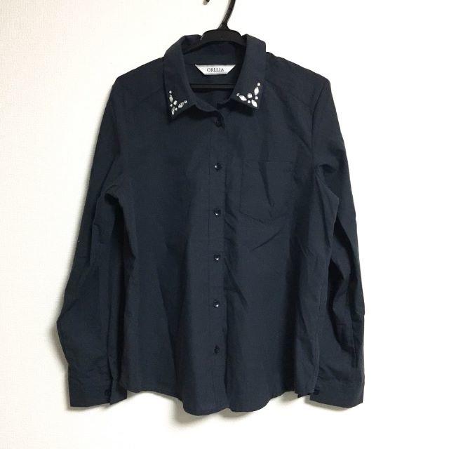 襟ビジュー付きシャツ（黒） レディースのトップス(Tシャツ(長袖/七分))の商品写真