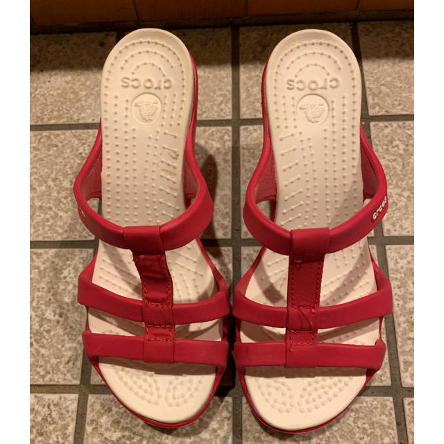 crocs(クロックス)のサンダル レディースの靴/シューズ(サンダル)の商品写真