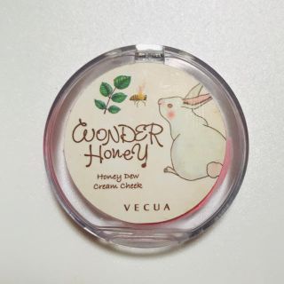 ベキュア(VECUA)のワンダーハニー 蜜頰 白うさぎ チーク 子うさぎ クリームチーク 白ピンク(チーク)