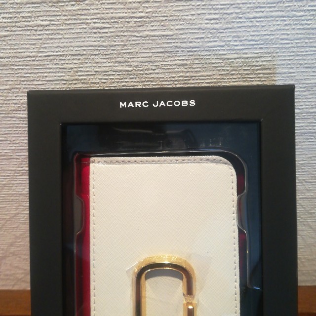 MARC JACOBS(マークジェイコブス)の【在庫あり即配送】スナップショットスマホカバーXS、Ｘ対応 スマホ/家電/カメラのスマホアクセサリー(iPhoneケース)の商品写真