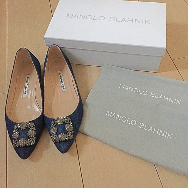 MANOLO BLAHNIK(マノロブラニク)のマノロブラニク  ハンギシ 38.5 ロンハーマン ドゥロワー ブラミンク  レディースの靴/シューズ(バレエシューズ)の商品写真