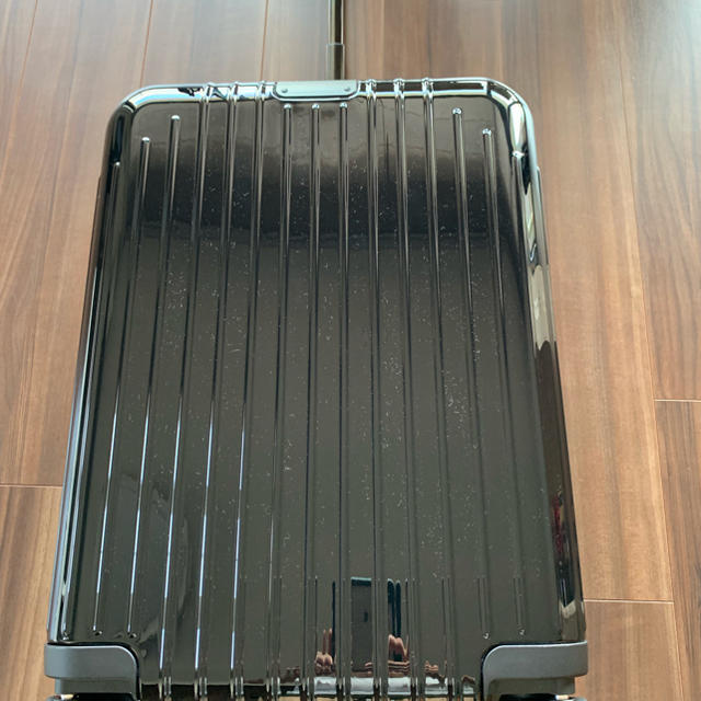 【未使用５年保証付 】リモワ RIMOWA  エッセンシャル ライト 37L 黒トラベルバッグ/スーツケース