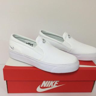 ナイキ(NIKE)の再入荷 ナイキ TOKI スリッポン(スニーカー)