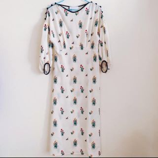 Mame Mame 18ss 花柄刺繍ワンピースの通販 ラクマ Mame Mame 18ss 花柄刺繍ワンピースの通販 ラクマ