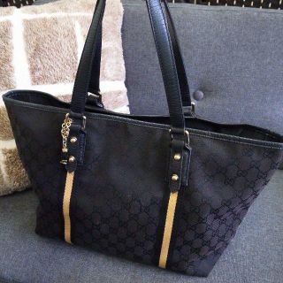 グッチ(Gucci)の正規品☆グッチ　トートバッグ　黒　GG柄キャンバス　バッグ　財布　小物(トートバッグ)