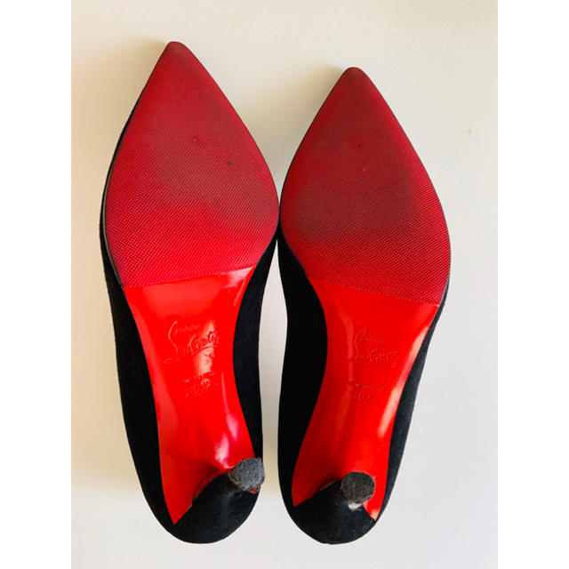 Christian Louboutin(クリスチャンルブタン)のルブタン スエード パンプス APOSTROPHY レディースの靴/シューズ(ハイヒール/パンプス)の商品写真