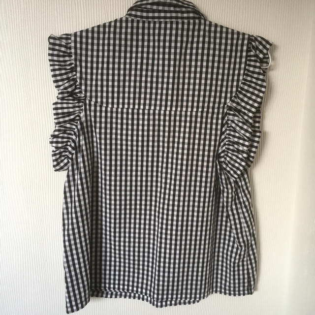 ZARA(ザラ)のZara シャツ レディースのトップス(Tシャツ(半袖/袖なし))の商品写真