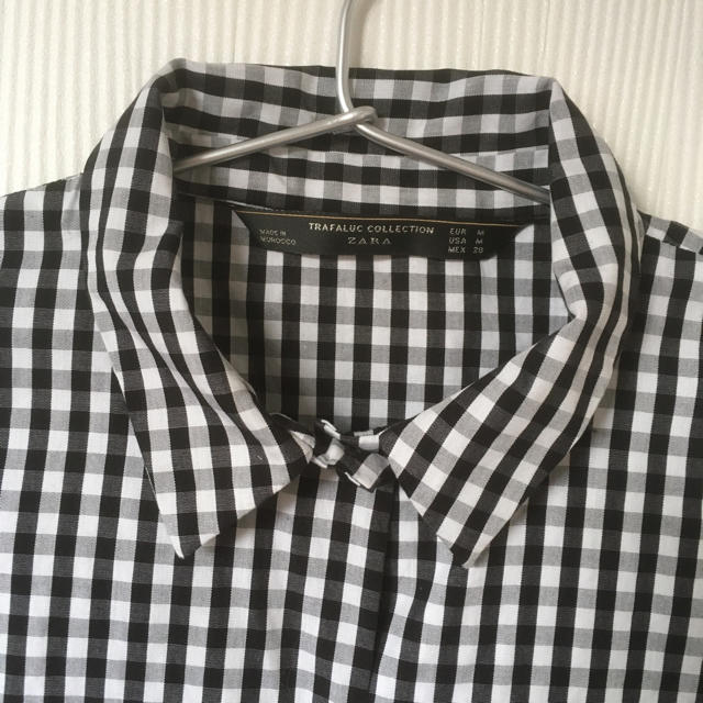 ZARA(ザラ)のZara シャツ レディースのトップス(Tシャツ(半袖/袖なし))の商品写真