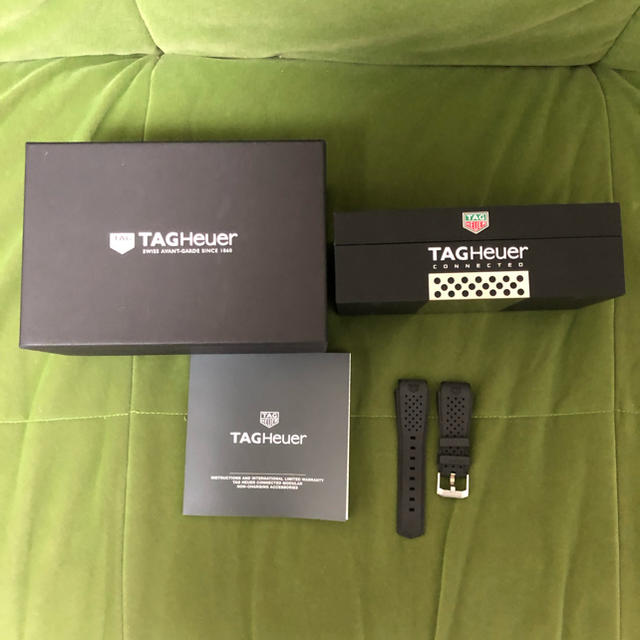TAG Heuer(タグホイヤー)のタグホイヤーコネクテッド    モジュラー41 専用ラバーベルト付き メンズの時計(腕時計(デジタル))の商品写真