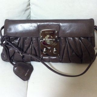 ミュウミュウ(MIU MIU)のmiu miu ポシェット♡(クラッチバッグ)
