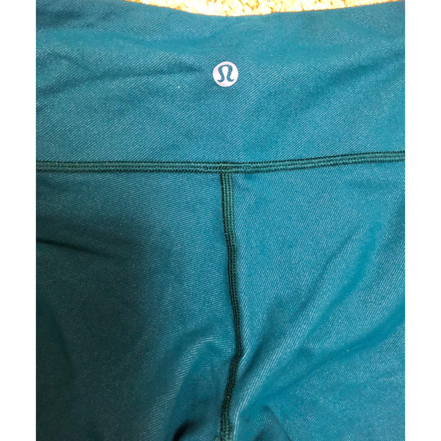 lululemon(ルルレモン)のlululemon Wunder Under size4 スポーツ/アウトドアのトレーニング/エクササイズ(ヨガ)の商品写真