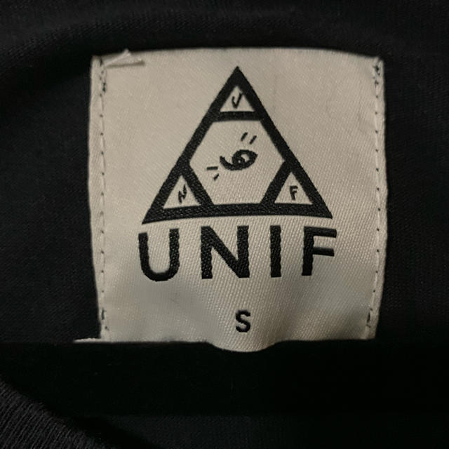 UNIF(ユニフ)のUNIF ノースリーブダメージＴシャツ レディースのトップス(Tシャツ(半袖/袖なし))の商品写真