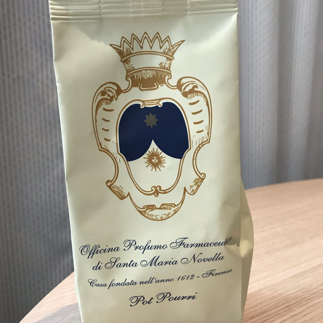 Santa Maria Novella(サンタマリアノヴェッラ)のサンタマリアノヴェッラ ポプリ 100g 本店購入 コスメ/美容のリラクゼーション(アロマグッズ)の商品写真