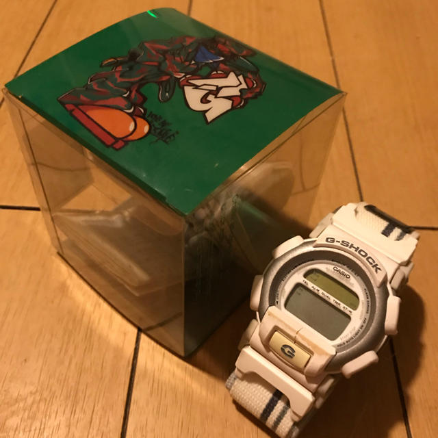 G-SHOCK(ジーショック)のCASIO G-SHOCK DW-003Ｃ-7T 白/グレー メンズの時計(腕時計(デジタル))の商品写真