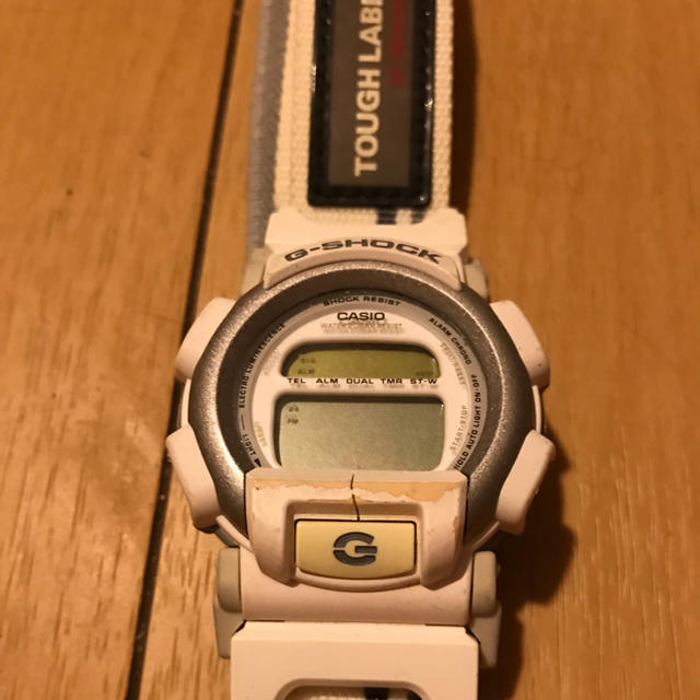 G-SHOCK(ジーショック)のCASIO G-SHOCK DW-003Ｃ-7T 白/グレー メンズの時計(腕時計(デジタル))の商品写真