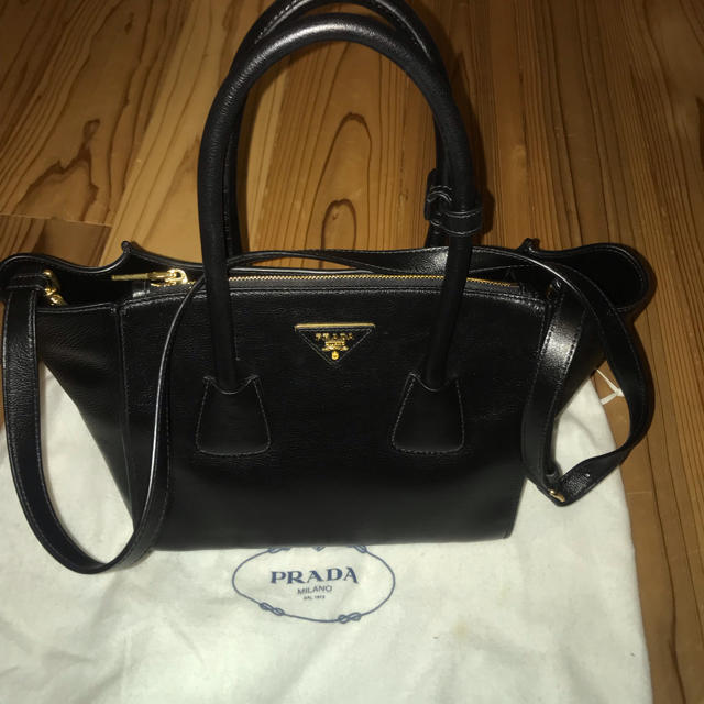 PRADA(プラダ)のプラダ トートバッグ【2WAYバッグ】グレースカーフ レディースのバッグ(ハンドバッグ)の商品写真