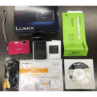 パナソニック(Panasonic)のデジカメ Panasonic LUMIX DMC-FP7（レッド）(コンパクトデジタルカメラ)