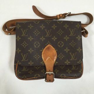 ルイヴィトン(LOUIS VUITTON)のVUITTON ショルダーバッグ(ショルダーバッグ)