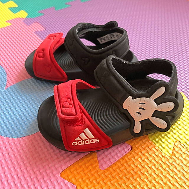 adidas(アディダス)のアディダス ディズニー サンダル 12cm キッズ/ベビー/マタニティのベビー靴/シューズ(~14cm)(サンダル)の商品写真