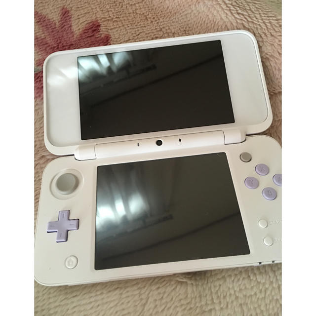 ニンテンドー2DS(ニンテンドー2DS)の任天堂 2DSLL エンタメ/ホビーのゲームソフト/ゲーム機本体(家庭用ゲーム機本体)の商品写真