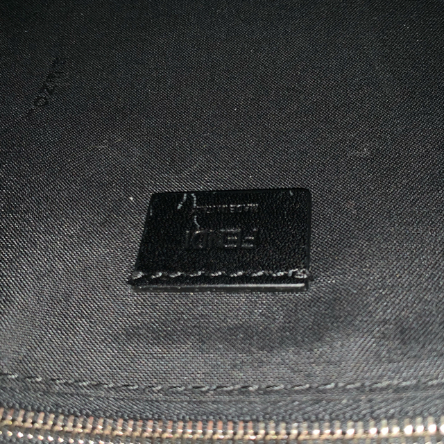 FENDI(フェンディ)のFENDI クラッチバッグ 財布 シルバー メンズのバッグ(セカンドバッグ/クラッチバッグ)の商品写真