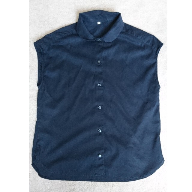 MUJI (無印良品)(ムジルシリョウヒン)のノースリーブシャツ(紺色) レディースのトップス(シャツ/ブラウス(半袖/袖なし))の商品写真