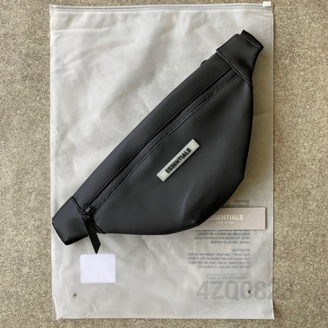 FEAR OF GOD(フィアオブゴッド)の時間限定価格 Essentials Waterproof Sling Bag メンズのバッグ(ボディーバッグ)の商品写真