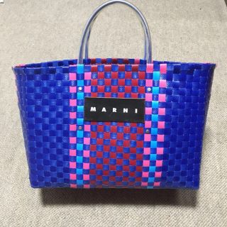 マルニ(Marni)のマルニ フラワーマーケット カゴ プラカゴ MARNI 大きなサイズ(かごバッグ/ストローバッグ)