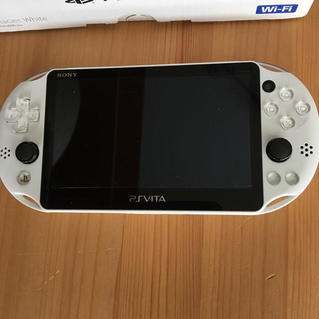 《美品》PSVita Wi-Fi 白 PCH-2000メモリーカード・ケース付 1