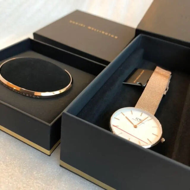 DW ダニエルウェリントン 腕時計 バングル セット 新品 箱付き 正規品 時計 DW ダニエルウェリントン 腕時計 バングル セット 新品 箱付き 正規品 時計