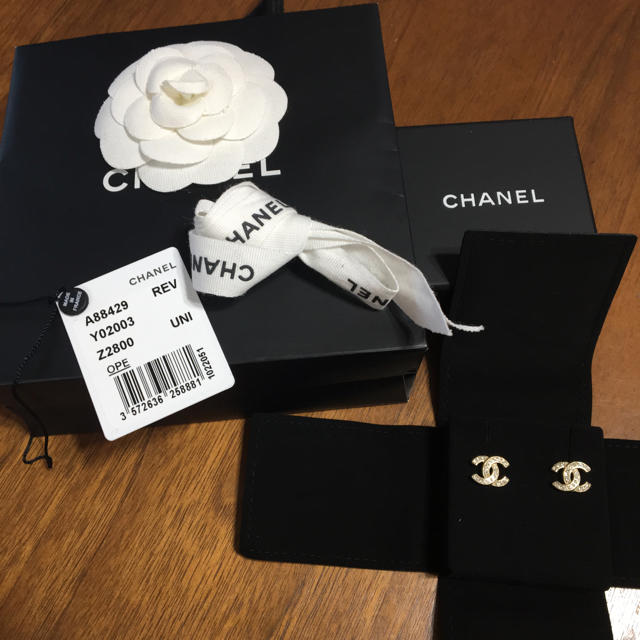 ☆美品 CHANEL シャネル ゴールド ピアス☆1×13cm付属品