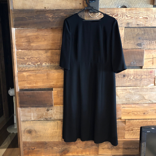 AEON(イオン)の喪服 ブラックスーツ 15号 ワンピースとジャケットセット レディースのフォーマル/ドレス(礼服/喪服)の商品写真