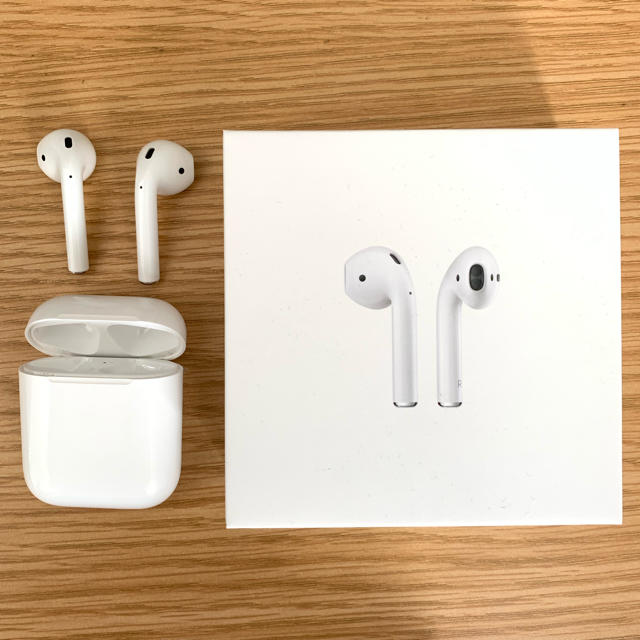 ヘッドフォン/イヤフォンapple airpods 2 美品