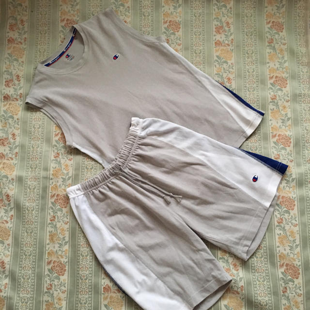 Champion(チャンピオン)の専用☆チャンピオン☆   ジャージ   薄手 ウエア セットアップ 上下 160 キッズ/ベビー/マタニティのキッズ服男の子用(90cm~)(その他)の商品写真