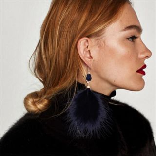 ザラ(ZARA)のVivico様　ご成約　SALE❗️フェザーピアス ブラック No.345(ピアス)