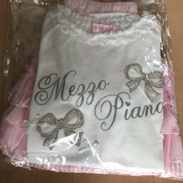 mezzo piano(メゾピアノ)の新品 メゾピアノ Tシャツ、スカパン2点セット キッズ/ベビー/マタニティのキッズ服女の子用(90cm~)(Tシャツ/カットソー)の商品写真