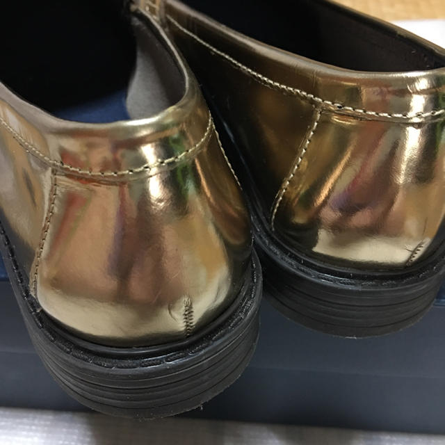 Cole Haan(コールハーン)のローファー コールハーン 婦人物 6.5B (23.5cm) ゴールド レディースの靴/シューズ(ローファー/革靴)の商品写真