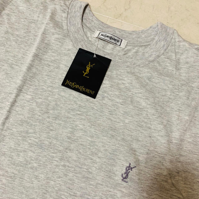 Yves Saint Laurent Beaute(イヴサンローランボーテ)の新品 Yves Saint Laurent Tシャツ サンローラン L メンズのトップス(Tシャツ/カットソー(半袖/袖なし))の商品写真