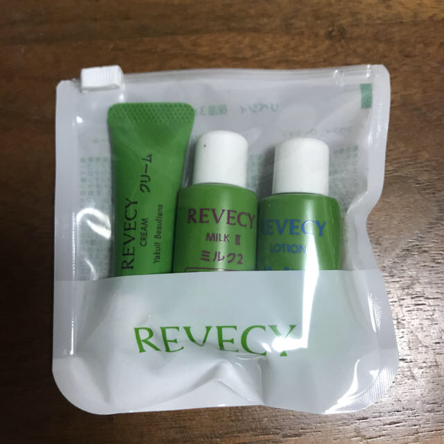 Yakult(ヤクルト)のREVECY  保湿3点セット コスメ/美容のキット/セット(サンプル/トライアルキット)の商品写真