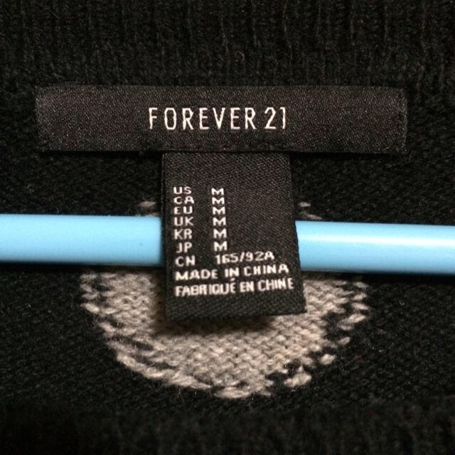 FOREVER 21(フォーエバートゥエンティーワン)のFOREVER21 ドット柄ニット レディースのトップス(ニット/セーター)の商品写真