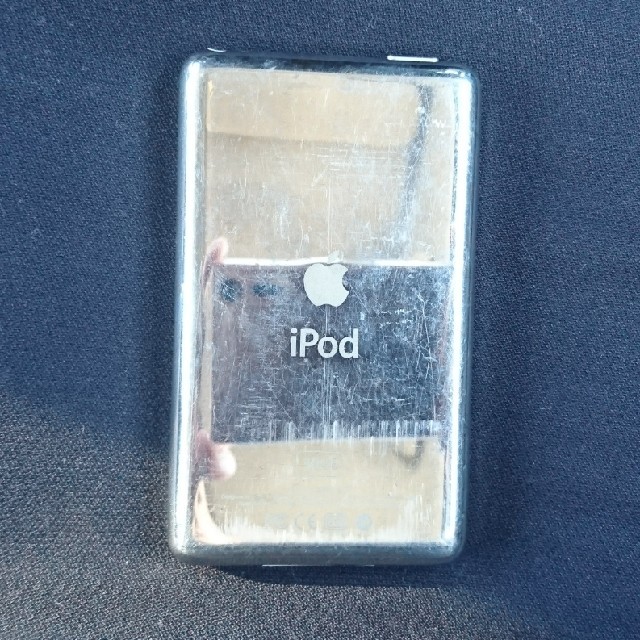 Apple(アップル)のiPod 第五世代 ジャンク品 スマホ/家電/カメラのオーディオ機器(ポータブルプレーヤー)の商品写真