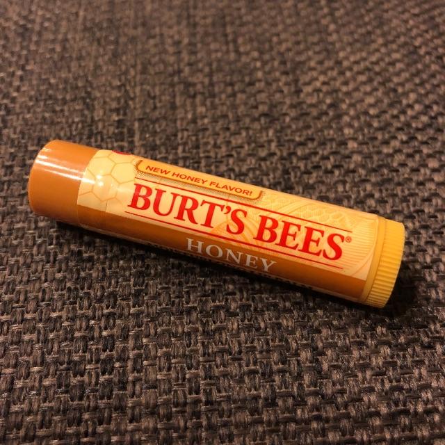 BURT'S BEES(バーツビーズ)の【値下げ！】バーツビーズ モイスチャライジング リップバーム ハニー 4.25g コスメ/美容のベースメイク/化粧品(リップグロス)の商品写真