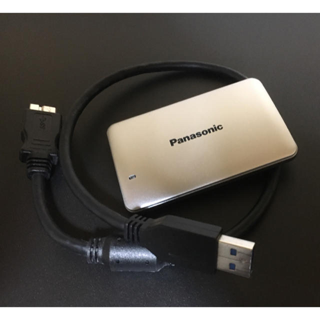 Panasonic(パナソニック)の【中古】Panasonic 外付けSSD 256GB ポータブル型 スマホ/家電/カメラのPC/タブレット(PC周辺機器)の商品写真