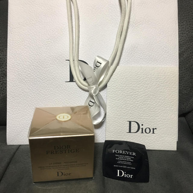 Christian Dior(クリスチャンディオール)の新品未開封プレステージ ラ クレーム レジェールリフィルプレゼント付送料込 コスメ/美容のスキンケア/基礎化粧品(フェイスクリーム)の商品写真