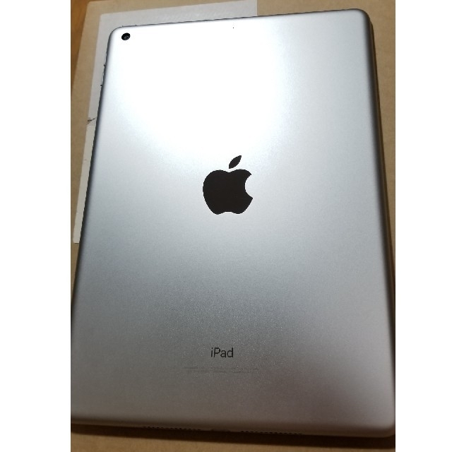 iPad(アイパッド)のApple iPad (第6世代)　32gb wifiモデル スマホ/家電/カメラのPC/タブレット(タブレット)の商品写真