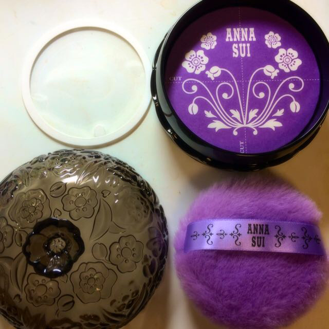 ANNA SUI(アナスイ)のANNA SUI フェイスパウダー😈 コスメ/美容のベースメイク/化粧品(フェイスパウダー)の商品写真