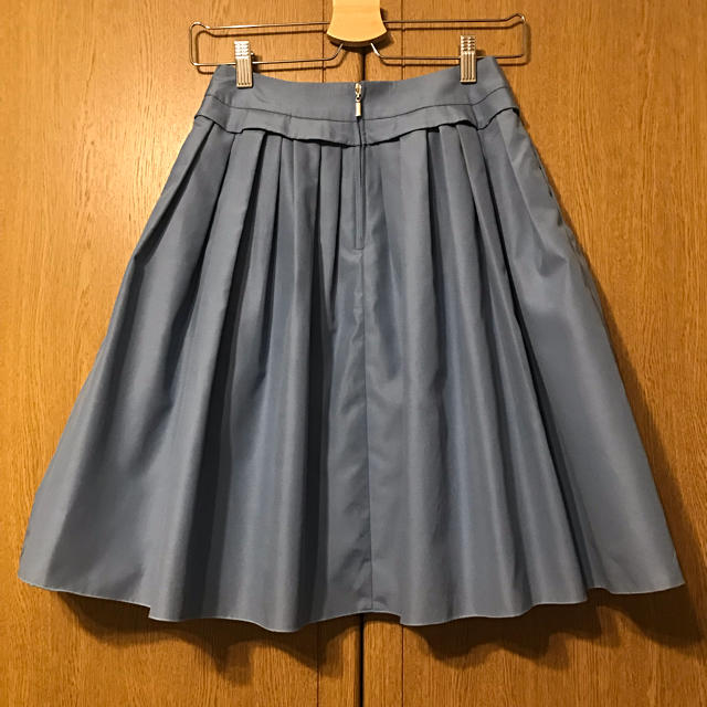 M-premier(エムプルミエ)のM-PREMIERタフタスカート36 レディースのスカート(ひざ丈スカート)の商品写真